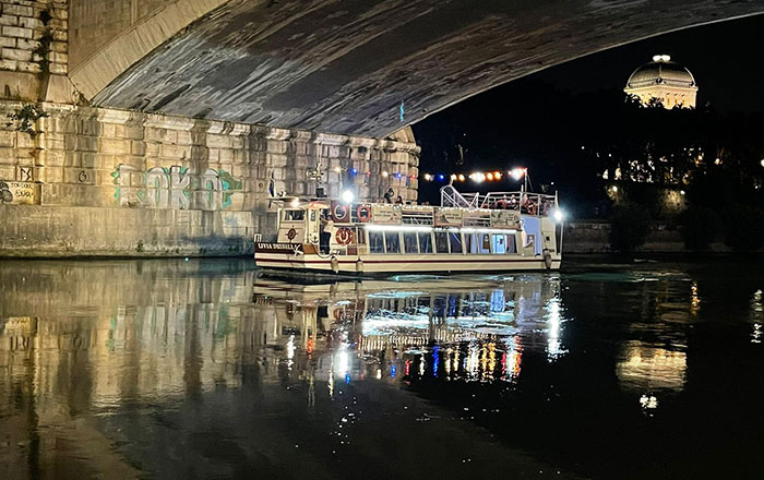 Festa di Laurea Battello sul Tevere